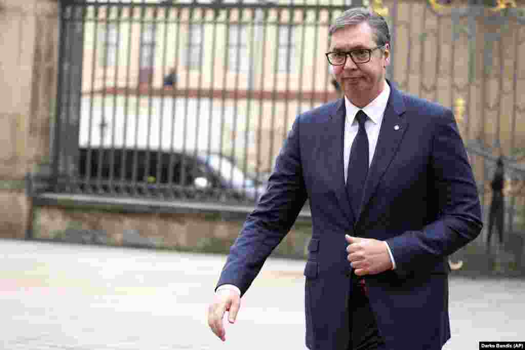 Predsednik Srbije Aleksandar Vučić dolazi u Praški dvorac.