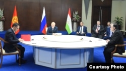 Трехсторонняя встреча президентов Кыргызстана, Таджикистана и России. Астана, 13 октября 2022 года.  