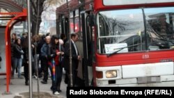 Автобусите станаа мегдан за силеџиите.