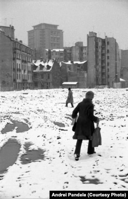 În urma demolărilor, pentru câțiva ani, orașul a fost acoperit de moloz și praf.