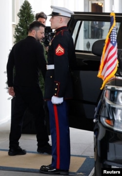 Volodimir Zelenski, plecând de la Casa Albă, după discuția aprinsă cu Donald Trump