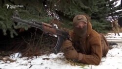 Украински екстремисти обучуваат доброволци во Киев