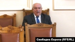 Служебният министър на околната среда и водите Асен Личев в парламента