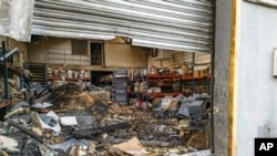 Skladište u istočnom Londonu, u kojem su smješteni generatori i satelitska komunikacijska oprema namijenjena Ukrajini, zapaljeno je u martu 2024. Britanski tužioci povezali su podmetanje požara s Wagner grupom.