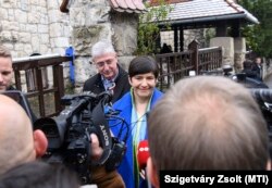 Dobrev Klára és Gyurcsány Ferenc a 2022 áprilisi országgyűlési választáson