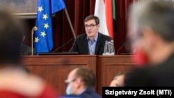Karácsony Gergely főpolgármester beszél a Fővárosi Közgyűlés ülésén a Városházán 2021. november 24-én