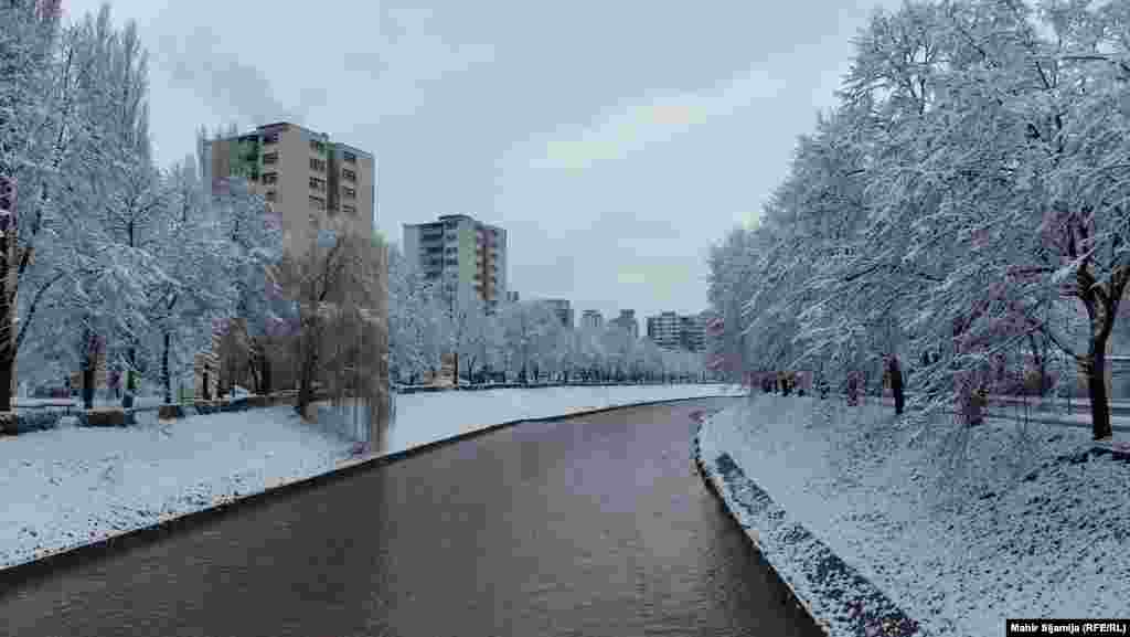 Vilsonovo šetalište jedno je od lokacija u Sarajevu koje je u zimskom periodu pod snijegom, kako kažu građani, još ljepše.