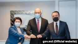 Prim-ministrul Natalia Gavrilița și omologii săi din Ucraina și Georgia, Denis Șmîhal și Irakli Garibașvili, la Bruxelles.