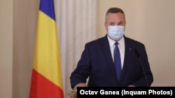 Amendamentul deputatului de la Partida Romilor l-ar fi vizat direct inclusiv pe primul ministru Nicolae Ciucă, acuzat în ianuarie 2022 că și-a plagiat lucrarea de doctorat susținută în 2003. 