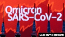 Din punct de vedere al celor mai slabe rate de vaccinare din Uniunea Europeană, România ocupă al doilea loc: 40.5% dintre românia sunt vaccinați cu ambele doze. Cea mai mică rată de vaccinare o are Bulgaria, cu 27.8% populație vaccinată în totalitate, arată datele. 