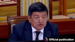 Акылбек Жапаров.