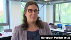 A zöldpárti Gwendoline Delbos-Corfield, az EP delegációjának vezetője Budapesten 2021. október elsején