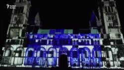 Lehet-e művészeti fesztivált szervezni tömegeknek? – ilyen volt a pécsi fényfesztivál