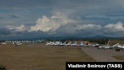 Russian aircraft at a military airfield in the village of Belbek near Sevastopol. (file photo)