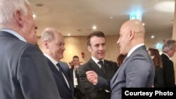 Премиерот Димитар Ковачевски разговара со францускиот претседател Емануел Макрон и со германскиот канцелар Олаф Шолц на Самитот ЕУ - Западен Балкан во Тирана на 6 декември 2022