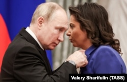 ვლადიმირ პუტინი და მარგარიტა სიმონიანი, 2022 წ.