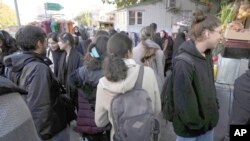 به گفته خود مقامات جمهوری اسلامی، درصد بالایی از زنان و دختران ایرانی از پوشش مورد نظر جمهوری اسلامی رویگردان‌اند