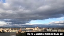 Kilátás a Lónyay-Hatvany villából/ a Batthyány Lajos Alapítvány székházából, Budapest. I.ker., Csónak Utca 1.