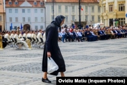 Pensionarii cu pensii sub 3.000 de lei primesc în 2023, pe lângă majorarea pensiei cu 12,5% și un ajutor în bani acordat în două tranșe. (Imagine generică)