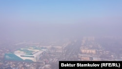 Зимний смог над Бишкеком.