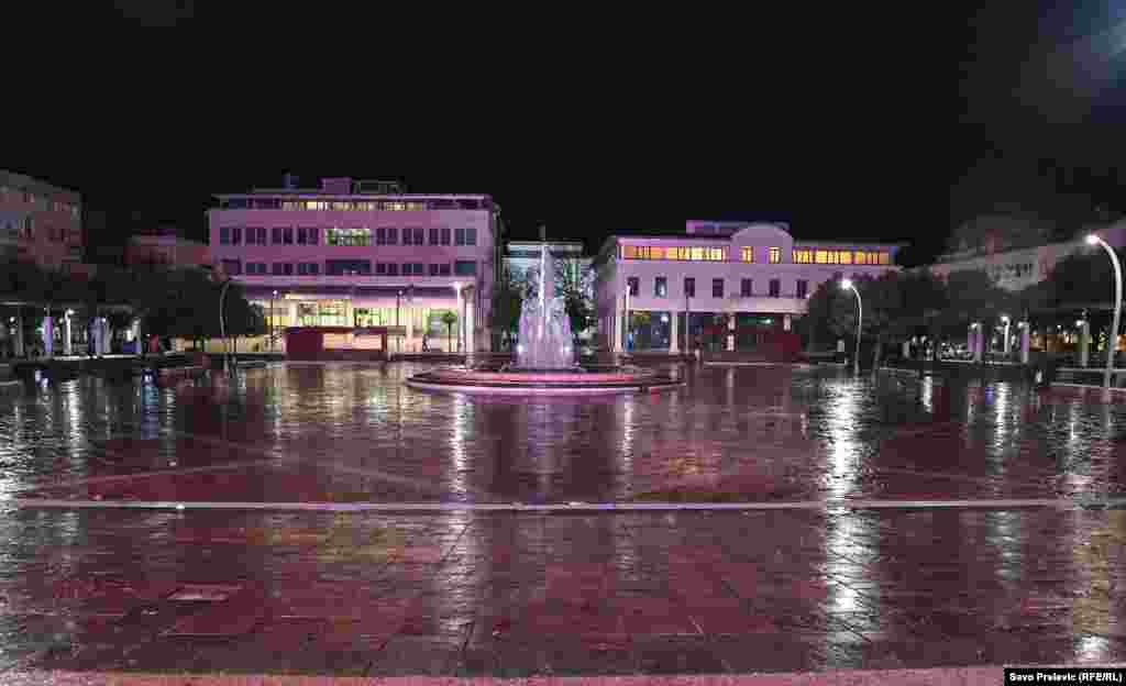 U okviru&nbsp; zimske manifestacije Payar svake večeri nastupali su razni muzički, dramski, plesni izvođači, uz brojnu publiku. Ove godine tek neki prolaznik. &nbsp;