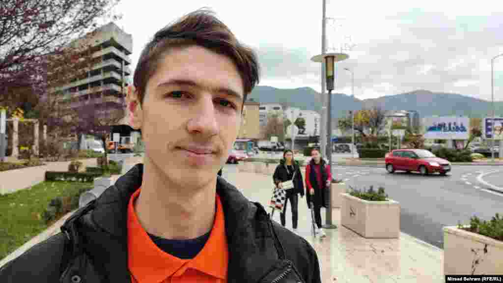 Student Jasmin Muratović smatra kako nasilje nad ženama u svim oblicima treba biti jasnije zakonski regulirano i strožije kažnjavano. &quot;Kad poredimo BiH i neku drugu državu, ogromne su razlike što se tiče toga nasilja kod nas i tamo. Na primjer, u Njemačkoj je to dosta manje i nema toga toliko zato što ljudi znaju da to ne može tako, a kod nas je takva država&quot;. &nbsp;