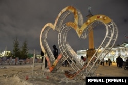 Инсталляция "Петербург-Мариуполь" во время демонтажа обшивки