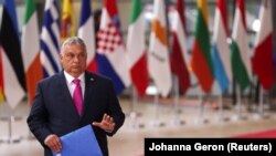 Orbán Viktor miniszterelnök a brüsszeli uniós csúcsra érkezik 2022. május 30-án