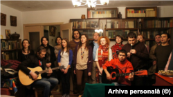 Ceata de colindători în frunte cu vătaful Florin Gîscă.