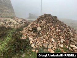 სიღნაღის გალავნის თაღის ნანგრევები