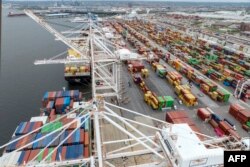 Контейнеры в порту Балтимора. Китай был в прошлом году вторым по объему экспорта после Мексики торговым партером США