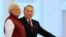Президент Казахстана Нурсултан Назарбаев (справа) и премьер-министр Индии Нарендра Моди. Астана, 8 июля 2015 года.