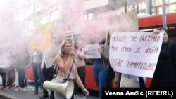 Članice "Ženske solidarnosti" poručile su sa petog protesta da nastavljaju borbu protiv nasilja nad ženama, 1. novembar 2022.