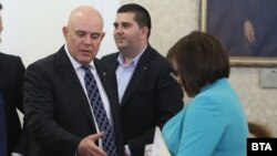 Главният прокурор Иван Гешев и лидерът на БСП Корнелия Нинова, 28 октомври.