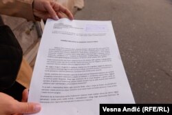 Predlog iza kojeg je stalo više od 20 učenika generacije '83, na pisarnici Gradske uprave predale su školske drugarice Dušana Jovanovića, Beograd, 27. oktobar 2022.