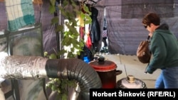 Život u kampu podseća pomalo na vojsku, kažu aktivisti