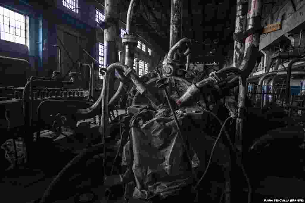 Побудована перед Другою світовою війною станція забезпечувала 30 відсотків електроенергії Харкова до того, як її двічі обстріляли російські війська. Інші два заводи досі працюють, хоча й потребують ремонту 