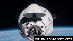 SpaceX-ov Crew Dragon Endeavour sa posadom misije Crew-2 prilazi Međunarodnoj svemirskoj stanici dan nakon lansiranja 24. aprila 2021. 