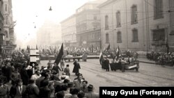 Budapest utcái 1956, illetve 2021 októberében – interaktív képgaléria