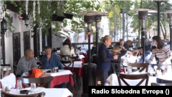 Mera se primenjuje u svim ugostiteljskim objektima u zatvorenom prostoru u Srbiji i to nakon 22 sata uveče. (Foto : Ugostiteljski obekat u Beogradu, 21 oktobra 2021.)