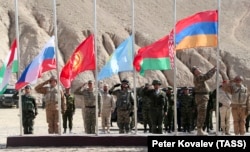 Zastave članica ODKB na zajedničkoj vojnoj vježbi 2021. godine