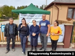 Borsodi szavazók a fórum előtt. A szervezők szerint sok politikus megilletődött a romák felkészültsége és okos kérdései miatt