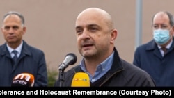 Kamen spoticanja nas uči kako se može komemorirati tragične epizode iz naše prošlosti na način da se ne dijelimo: Gordan Bosanac (na fotografiji, 5. studenog 2021.)