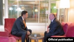 Брисел- македонскиот министер за надворешни работи Бујар Османи и бугарскиот министер за надворешни работи Светлан Стоев