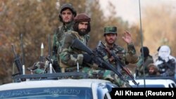 Antëarët e talibanëve gjatë paradës ushtarake në Kabul më 14 nëntor 2021. 