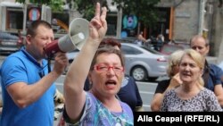 Miting la primărie în susţinerea lui Andrei Năstase