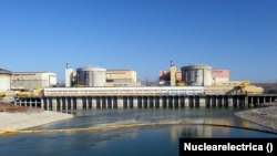 Singura centrală nucleară din România, de la Cernavodă. Construcția ei a început în 1982, spre finalul dictaturii lui Nicolae Ceaușescu.