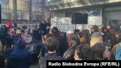 Протестен собир на платото на МКЦ