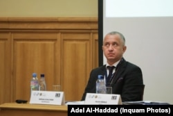 Coordonatorul doctoratului lui Lucian Bode, profesorul Adrian Ivan, este din 2017 rector al Academiei SRI. A cerut oprirea oricărei analize a tezei actualului ministru și secretar general al PNL.