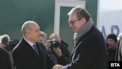 Predsednik Bugarske Rumen Radev i predsednik Srbije Aleksandar Vučić u Kostinbrodu, gde je otpočela izgradnja gasnog interkonektora Srbija-Bugarska, 1. februar 2023. 